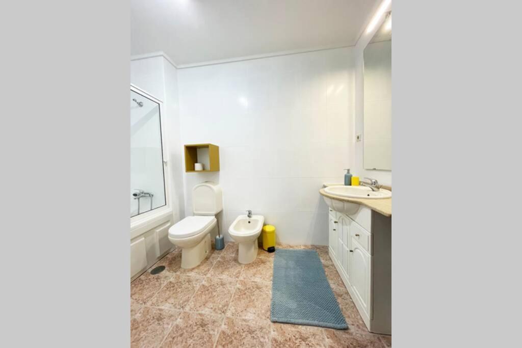 Yellow House Aveiro Smart Tv And Garage Εξωτερικό φωτογραφία