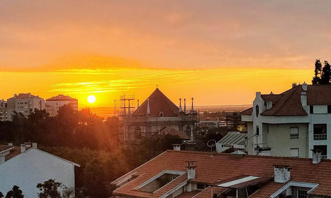 Yellow House Aveiro Smart Tv And Garage Εξωτερικό φωτογραφία
